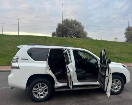 Белый Тойота Ленд Крузер Прадо 150, объемом двигателя 4 л и пробегом 237 тыс. км за 19700 $, фото 14 на Automoto.ua