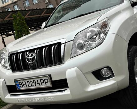 Белый Тойота Ленд Крузер Прадо 150, объемом двигателя 2.7 л и пробегом 180 тыс. км за 20500 $, фото 1 на Automoto.ua