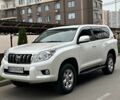 Белый Тойота Ленд Крузер Прадо 150, объемом двигателя 2.7 л и пробегом 180 тыс. км за 20500 $, фото 1 на Automoto.ua