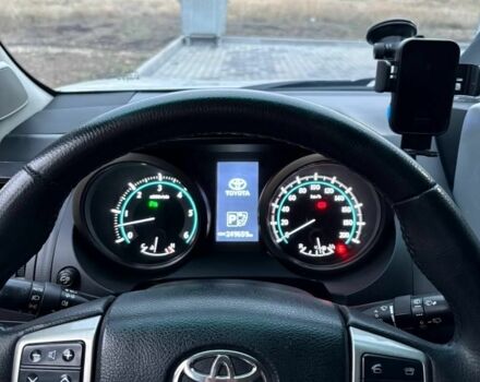 Белый Тойота Ленд Крузер Прадо 150, объемом двигателя 3 л и пробегом 250 тыс. км за 25000 $, фото 4 на Automoto.ua