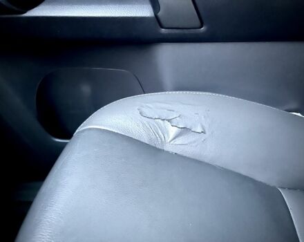 Белый Тойота Ленд Крузер Прадо 150, объемом двигателя 2.7 л и пробегом 233 тыс. км за 19000 $, фото 11 на Automoto.ua