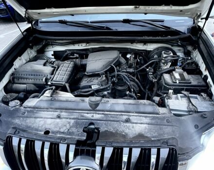 Белый Тойота Ленд Крузер Прадо 150, объемом двигателя 2.7 л и пробегом 233 тыс. км за 19000 $, фото 18 на Automoto.ua