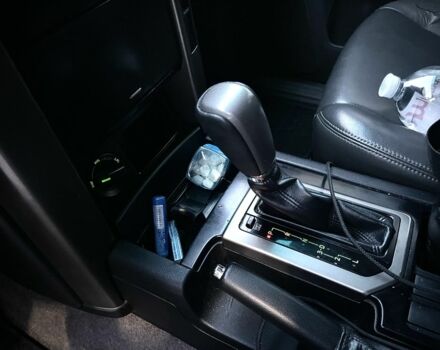 Белый Тойота Ленд Крузер Прадо 150, объемом двигателя 2.7 л и пробегом 233 тыс. км за 19000 $, фото 15 на Automoto.ua