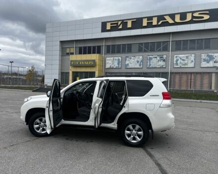 Тойота Ленд Крузер Прадо 150 2012 в Запорожье на Automoto.ua Белый Тойота Ленд Крузер Прадо 150, объемом двигателя 2.7 л и пробегом 38 тыс. км за 29000 $, фото 5 на Automoto.ua