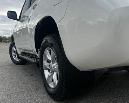 Тойота Ленд Крузер Прадо 150 2012 в Запорожье на Automoto.ua Белый Тойота Ленд Крузер Прадо 150, объемом двигателя 2.7 л и пробегом 38 тыс. км за 29000 $, фото 10 на Automoto.ua