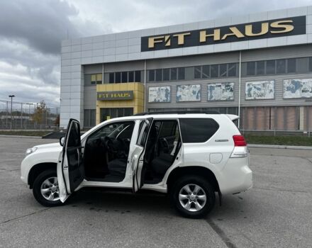 Тойота Ленд Крузер Прадо 150 2012 в Запорожье на Automoto.ua Белый Тойота Ленд Крузер Прадо 150, объемом двигателя 2.7 л и пробегом 38 тыс. км за 29000 $, фото 6 на Automoto.ua