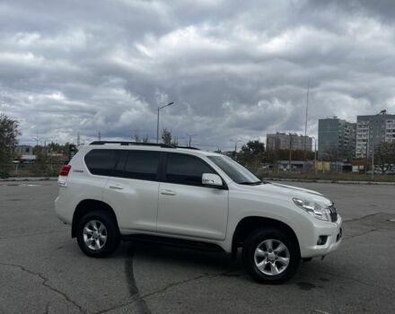Тойота Ленд Крузер Прадо 150 2012 в Запорожье на Automoto.ua Белый Тойота Ленд Крузер Прадо 150, объемом двигателя 2.7 л и пробегом 38 тыс. км за 29000 $, фото 12 на Automoto.ua