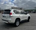 Тойота Ленд Крузер Прадо 150 2012 в Запорожье на Automoto.ua Белый Тойота Ленд Крузер Прадо 150, объемом двигателя 2.7 л и пробегом 38 тыс. км за 29000 $, фото 19 на Automoto.ua