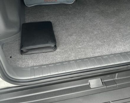 Тойота Ленд Крузер Прадо 150 2012 в Запорожье на Automoto.ua Белый Тойота Ленд Крузер Прадо 150, объемом двигателя 2.7 л и пробегом 38 тыс. км за 29000 $, фото 3 на Automoto.ua