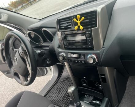 Тойота Ленд Крузер Прадо 150 2012 в Запорожье на Automoto.ua Белый Тойота Ленд Крузер Прадо 150, объемом двигателя 2.7 л и пробегом 38 тыс. км за 29000 $, фото 7 на Automoto.ua