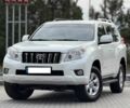Белый Тойота Ленд Крузер Прадо 150, объемом двигателя 2.7 л и пробегом 160 тыс. км за 558 $, фото 1 на Automoto.ua