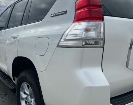 Тойота Ленд Крузер Прадо 150 2012 в Запорожье на Automoto.ua Белый Тойота Ленд Крузер Прадо 150, объемом двигателя 2.7 л и пробегом 38 тыс. км за 29000 $, фото 16 на Automoto.ua