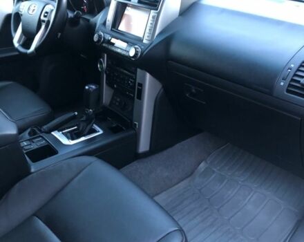 Белый Тойота Ленд Крузер Прадо 150, объемом двигателя 3 л и пробегом 121 тыс. км за 12800 $, фото 17 на Automoto.ua