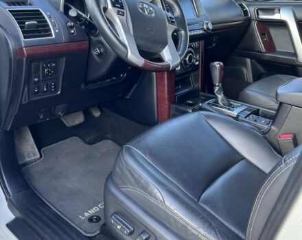 Белый Тойота Ленд Крузер Прадо 150, объемом двигателя 3 л и пробегом 95 тыс. км за 33500 $, фото 7 на Automoto.ua