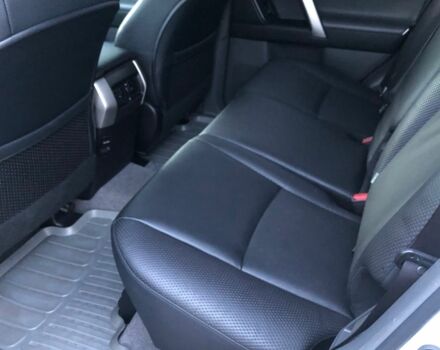 Белый Тойота Ленд Крузер Прадо 150, объемом двигателя 3 л и пробегом 121 тыс. км за 12800 $, фото 11 на Automoto.ua