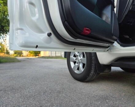 Белый Тойота Ленд Крузер Прадо 150, объемом двигателя 2.7 л и пробегом 118 тыс. км за 25500 $, фото 16 на Automoto.ua