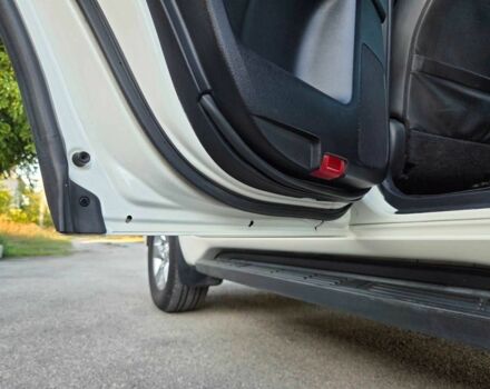 Белый Тойота Ленд Крузер Прадо 150, объемом двигателя 2.7 л и пробегом 118 тыс. км за 25500 $, фото 18 на Automoto.ua