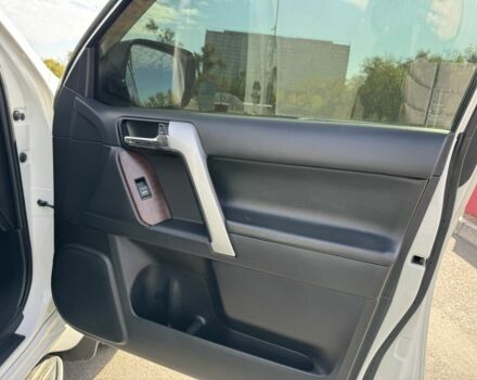 Белый Тойота Ленд Крузер Прадо 150, объемом двигателя 3 л и пробегом 257 тыс. км за 27500 $, фото 9 на Automoto.ua