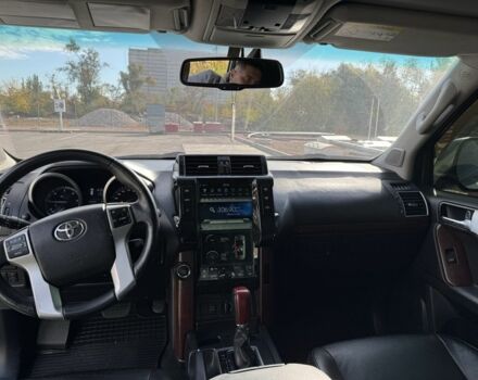 Белый Тойота Ленд Крузер Прадо 150, объемом двигателя 3 л и пробегом 257 тыс. км за 27500 $, фото 6 на Automoto.ua