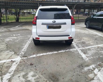 Белый Тойота Ленд Крузер Прадо 150, объемом двигателя 2.7 л и пробегом 152 тыс. км за 30500 $, фото 3 на Automoto.ua