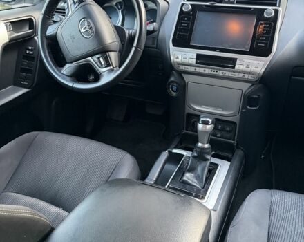 Белый Тойота Ленд Крузер Прадо 150, объемом двигателя 2.8 л и пробегом 98 тыс. км за 35333 $, фото 7 на Automoto.ua