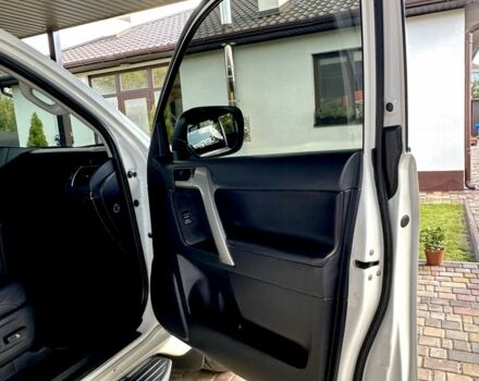 Білий Тойота Ленд Крузер Прадо 150, об'ємом двигуна 2.8 л та пробігом 101 тис. км за 40000 $, фото 15 на Automoto.ua