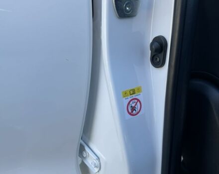 Белый Тойота Ленд Крузер Прадо 150, объемом двигателя 2.7 л и пробегом 59 тыс. км за 34000 $, фото 16 на Automoto.ua