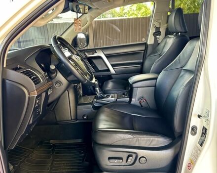 Білий Тойота Ленд Крузер Прадо 150, об'ємом двигуна 2.8 л та пробігом 101 тис. км за 40000 $, фото 9 на Automoto.ua