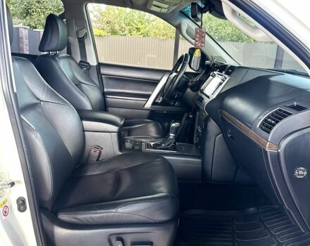 Білий Тойота Ленд Крузер Прадо 150, об'ємом двигуна 2.8 л та пробігом 101 тис. км за 40000 $, фото 16 на Automoto.ua