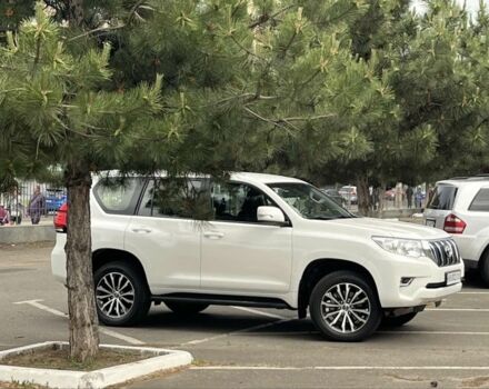 Белый Тойота Ленд Крузер Прадо 150, объемом двигателя 2.7 л и пробегом 59 тыс. км за 34000 $, фото 2 на Automoto.ua