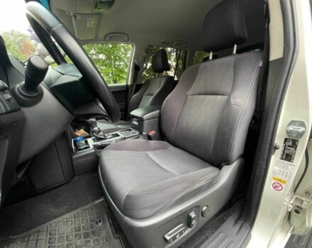 Білий Тойота Ленд Крузер Прадо 150, об'ємом двигуна 0 л та пробігом 80 тис. км за 36500 $, фото 10 на Automoto.ua