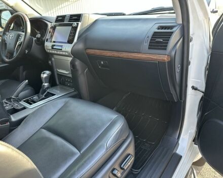 Білий Тойота Ленд Крузер Прадо 150, об'ємом двигуна 4 л та пробігом 132 тис. км за 39900 $, фото 23 на Automoto.ua