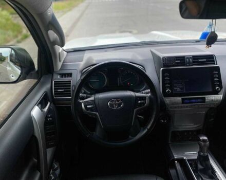 Білий Тойота Ленд Крузер Прадо 150, об'ємом двигуна 4 л та пробігом 130 тис. км за 44490 $, фото 13 на Automoto.ua
