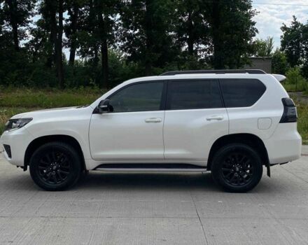 Білий Тойота Ленд Крузер Прадо 150, об'ємом двигуна 4 л та пробігом 130 тис. км за 44490 $, фото 3 на Automoto.ua