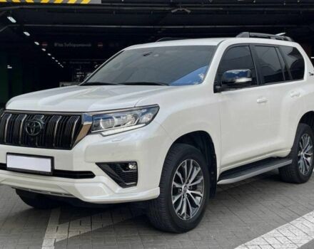 Белый Тойота Ленд Крузер Прадо 150, объемом двигателя 4 л и пробегом 38 тыс. км за 55000 $, фото 2 на Automoto.ua