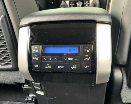 Белый Тойота Ленд Крузер Прадо 150, объемом двигателя 4 л и пробегом 38 тыс. км за 55000 $, фото 21 на Automoto.ua