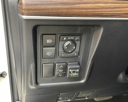 Белый Тойота Ленд Крузер Прадо 150, объемом двигателя 4 л и пробегом 38 тыс. км за 55000 $, фото 14 на Automoto.ua