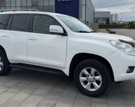 Белый Тойота Ленд Крузер Прадо 150, объемом двигателя 3 л и пробегом 208 тыс. км за 27300 $, фото 1 на Automoto.ua