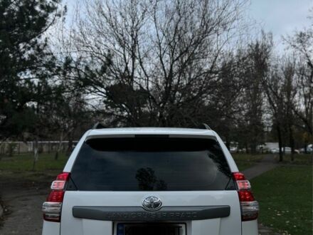 Белый Тойота Ленд Крузер Прадо 150, объемом двигателя 3 л и пробегом 280 тыс. км за 27500 $, фото 1 на Automoto.ua