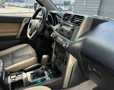 Бежевый Тойота Ленд Крузер Прадо 150, объемом двигателя 3 л и пробегом 218 тыс. км за 25000 $, фото 23 на Automoto.ua