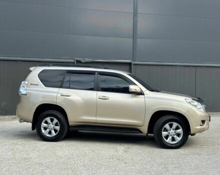 Бежевый Тойота Ленд Крузер Прадо 150, объемом двигателя 3 л и пробегом 218 тыс. км за 25000 $, фото 5 на Automoto.ua