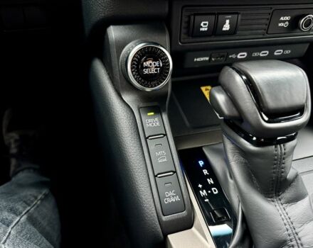 Бежевый Тойота Ленд Крузер Прадо 150, объемом двигателя 2.8 л и пробегом 15 тыс. км за 67900 $, фото 21 на Automoto.ua