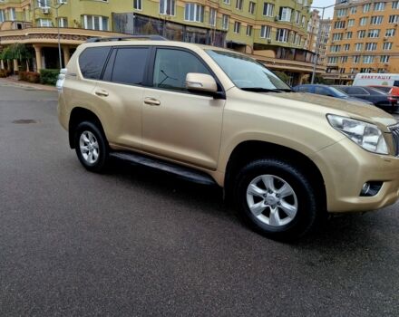 Бежевый Тойота Ленд Крузер Прадо 150, объемом двигателя 3 л и пробегом 459 тыс. км за 21600 $, фото 1 на Automoto.ua