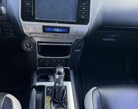 Черный Тойота Ленд Крузер Прадо 150, объемом двигателя 2.8 л и пробегом 199 тыс. км за 31777 $, фото 4 на Automoto.ua