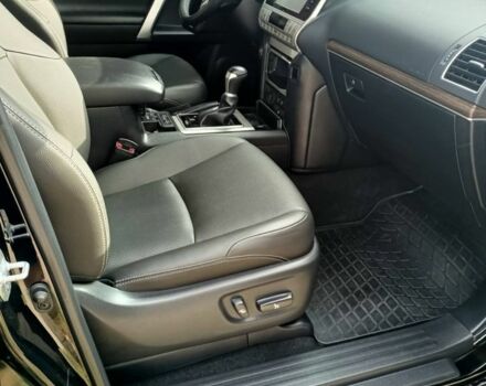 Чорний Тойота Ленд Крузер Прадо 150, об'ємом двигуна 4 л та пробігом 33 тис. км за 43500 $, фото 7 на Automoto.ua