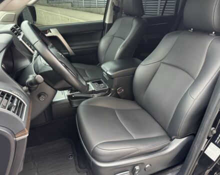 Черный Тойота Ленд Крузер Прадо 150, объемом двигателя 4 л и пробегом 62 тыс. км за 46000 $, фото 8 на Automoto.ua