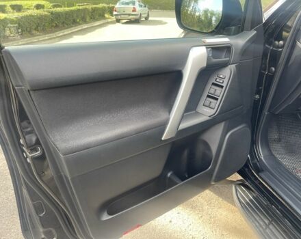 Чорний Тойота Ленд Крузер Прадо 150, об'ємом двигуна 2.8 л та пробігом 93 тис. км за 41000 $, фото 12 на Automoto.ua