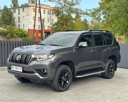 Сірий Тойота Ленд Крузер Прадо 150, об'ємом двигуна 4 л та пробігом 62 тис. км за 49500 $, фото 2 на Automoto.ua