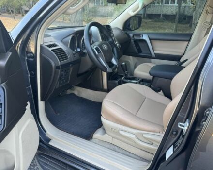 Серый Тойота Ленд Крузер Прадо 150, объемом двигателя 2.7 л и пробегом 255 тыс. км за 21900 $, фото 3 на Automoto.ua