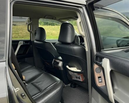 Сірий Тойота Ленд Крузер Прадо 150, об'ємом двигуна 3 л та пробігом 240 тис. км за 24500 $, фото 9 на Automoto.ua